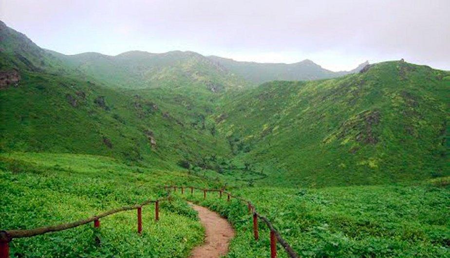 Influencers y agencias de turismo ponen en peligro las frágiles Lomas Costeras