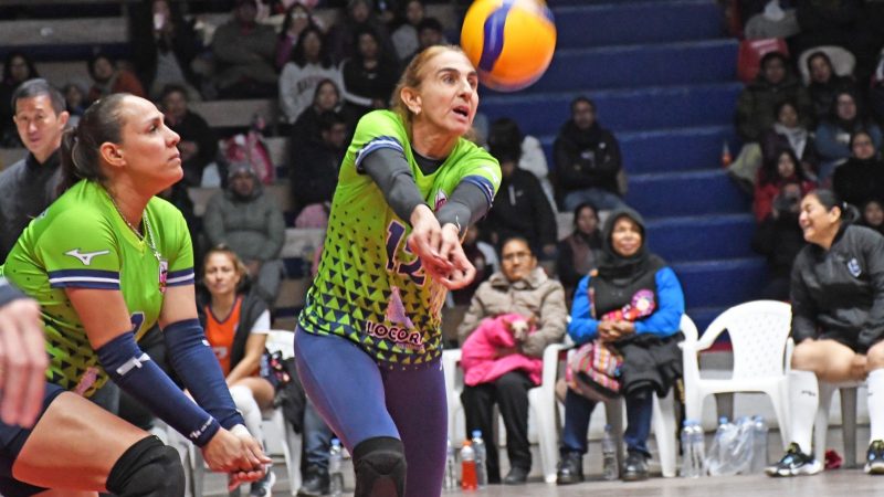 LAS GRANDES GLORIAS DEL VOLEY REGRESAN A LAS CANCHAS