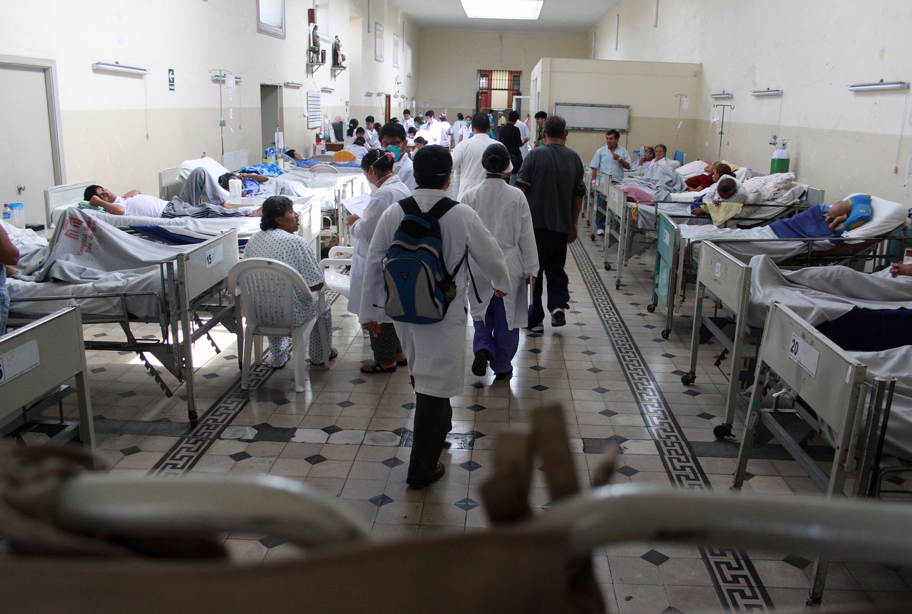 Ejecución deficiente del gasto en salud fuerza a miles de asegurados a pagar de su bolsillo, se debatirá en CADE Salud 2026