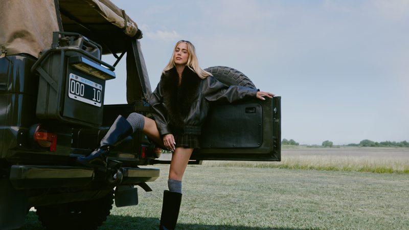 Tini presenta «New British»: Lo último en tendencia con la nueva colección de Index y Marquis
