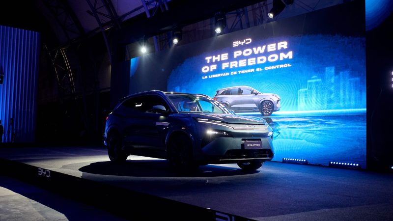 BYD presenta el nuevo ATTO 8: la SUV híbrida enchufable que redefine la libertad de tener el control