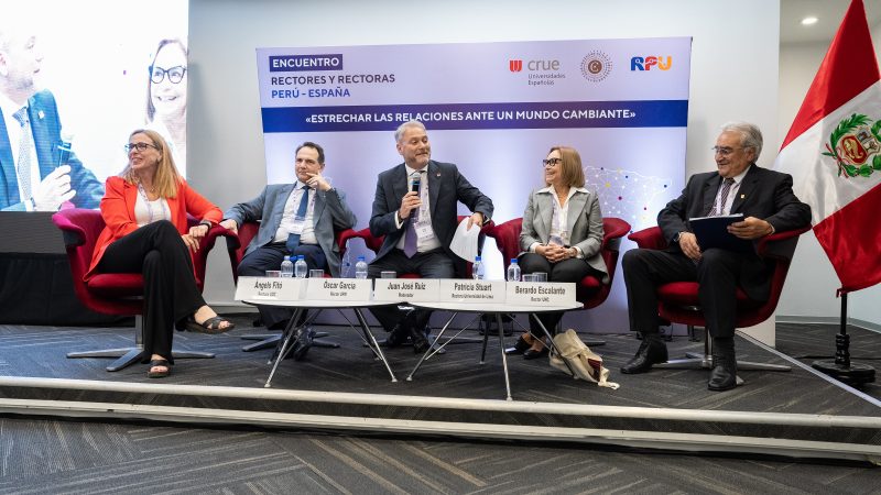 Inteligencia artificial y educación superior: rectores de Perú y España debaten los desafíos para el futuro de la universidades