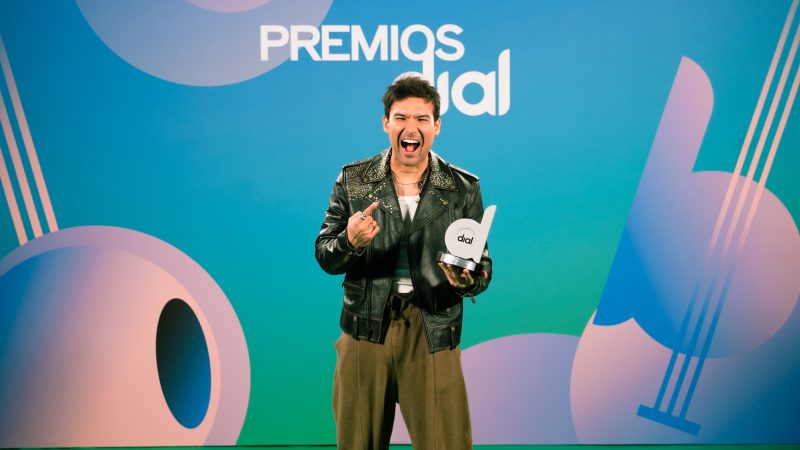 EZIO OLIVA, es el primer peruano en ganar un Premio Dial en España!!