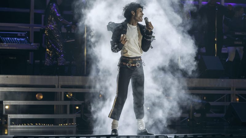 ¿Flashmobs en 2026? Definitivamente sí.MICHAEL convierte las calles de Lima en un escenario con el paso lunar30 bailarines y fans se apoderaron de la Javier Prado