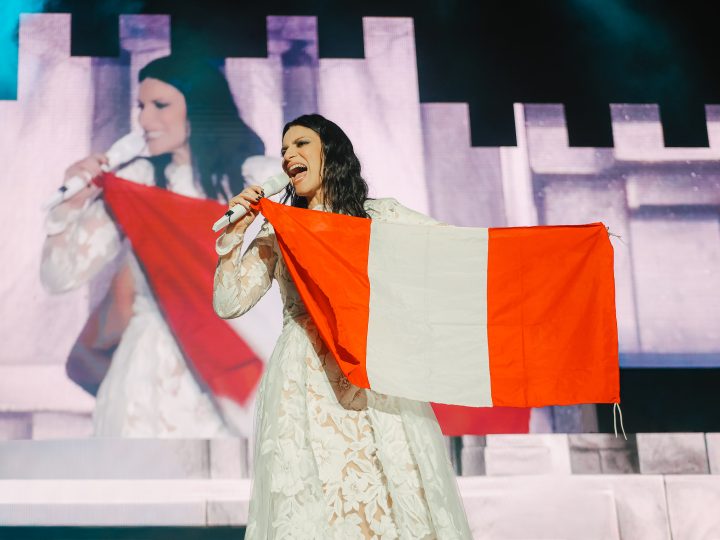 LAURA PAUSINI Ratificó su eterno romance con el Perú!