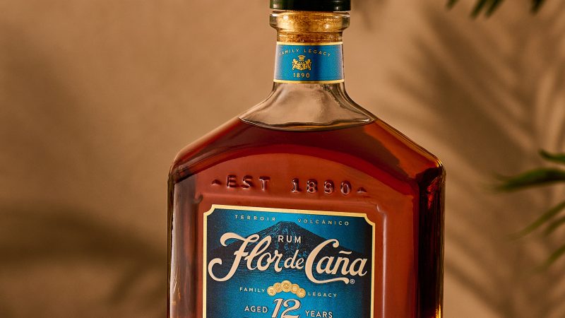 Tres cócteles refrescantes con Flor de Caña para despedir la temporada de sol