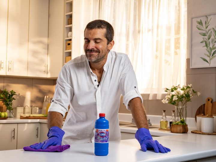 El popular Chef y modelo devela el misterio en las redes con lanzamiento oficial de nuevo producto.LUCIANO MAZZETTI SORPRENDE A MAGALYE INFLUENCERS