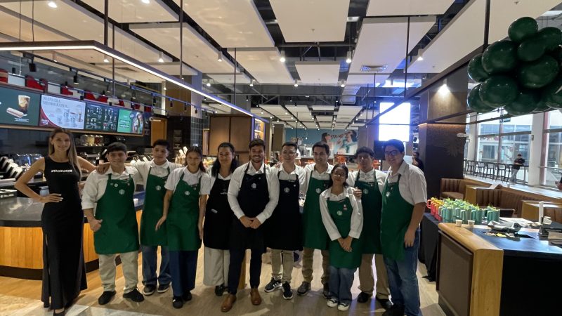 Starbucks llega a Gamarra y amplía su presencia en uno de los principales centros comerciales de Lima