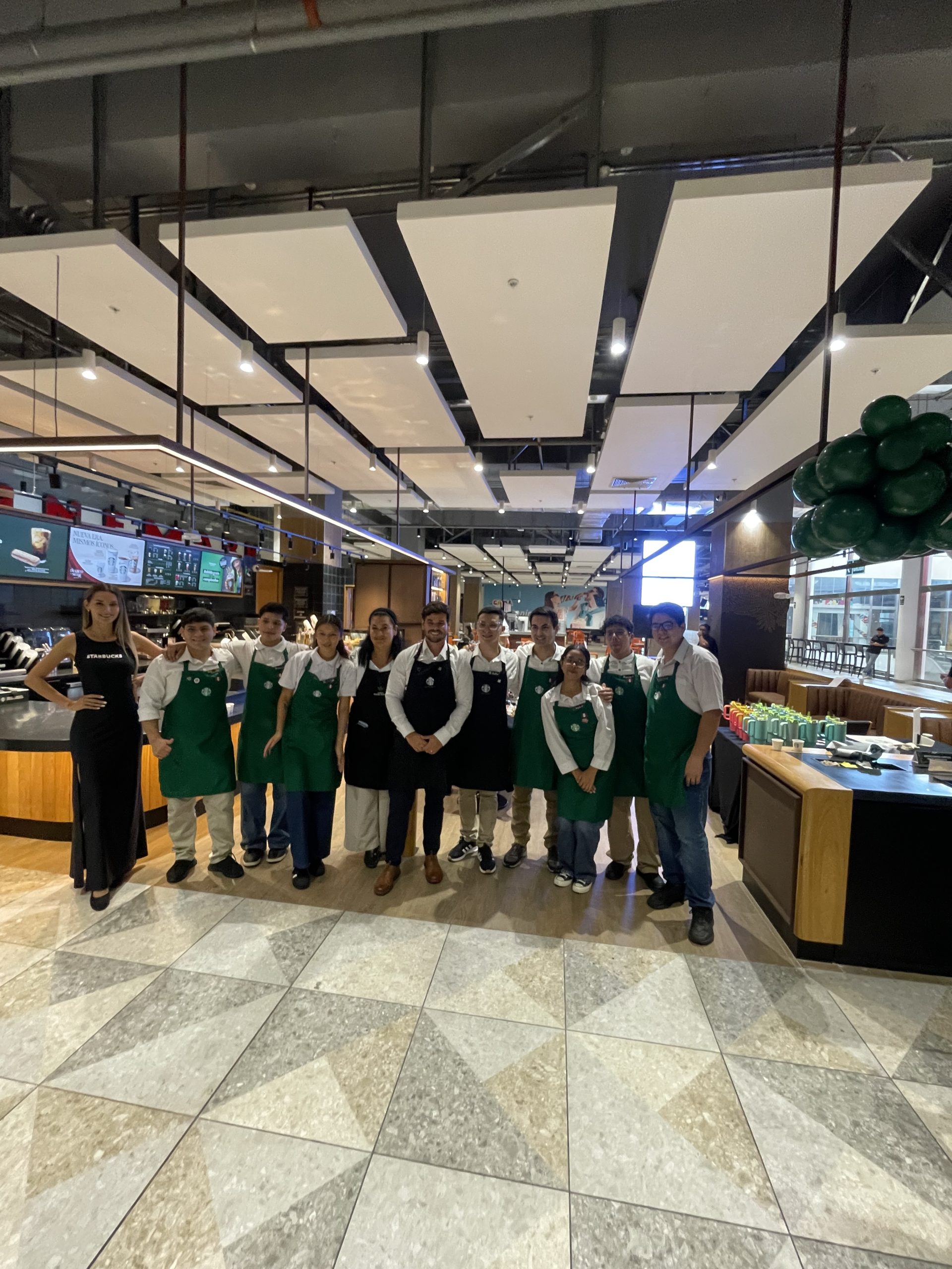 Starbucks llega a Gamarra y amplía su presencia en uno de los principales centros comerciales de Lima