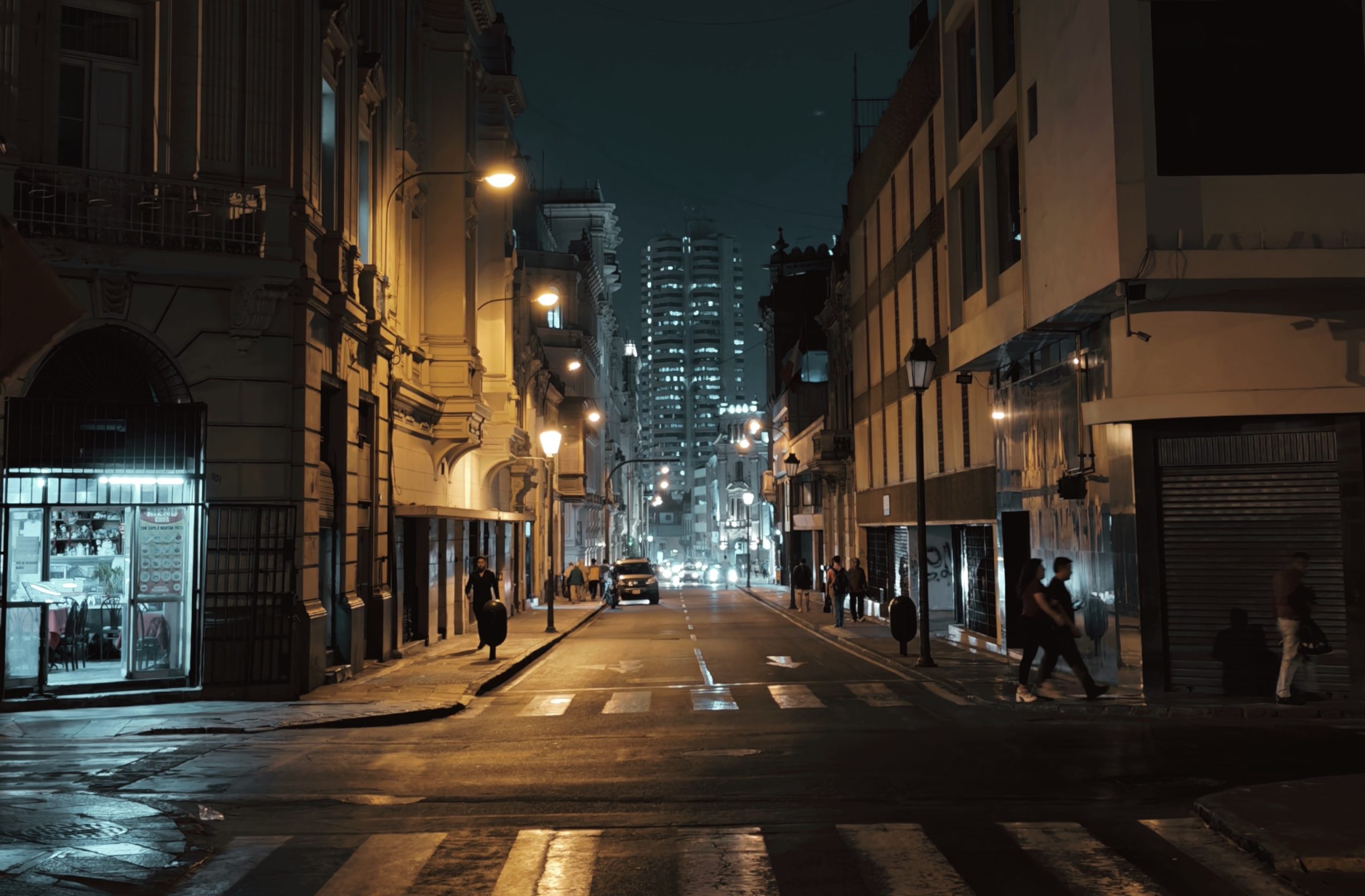 Siete consejos para hacer fotografía nocturna en la ciudad con tu smartphone