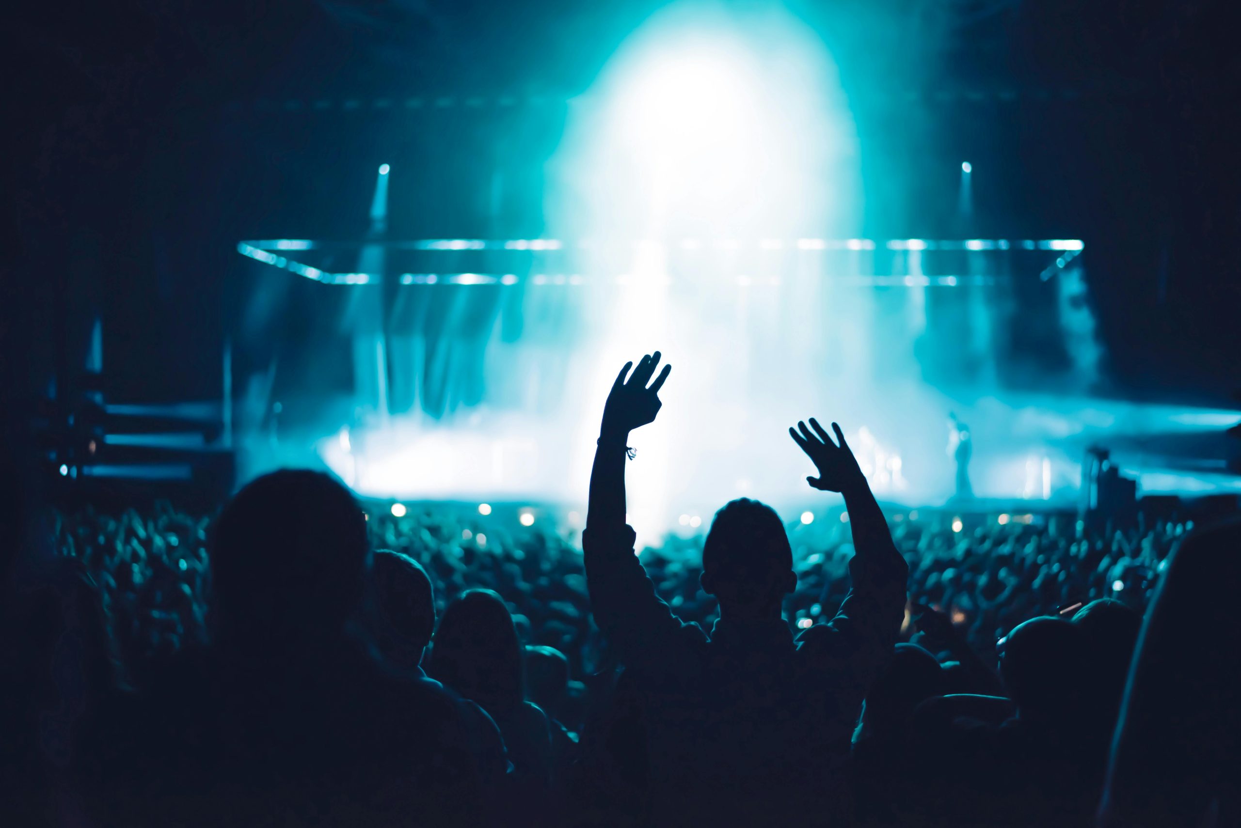 Soluciones de radiocomunicación: ¿por qué son herramientas clave para la organización de eventos masivos?