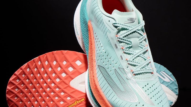 Skechers lanza las nuevas AERO Razor para runners que buscan velocidad y ligereza