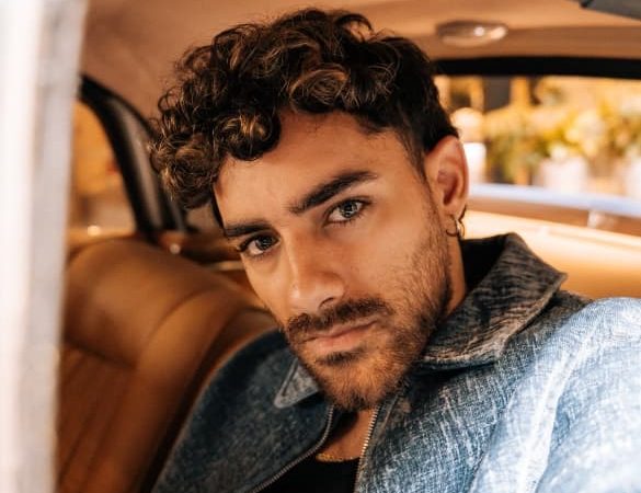 Austin Palao marca tendencia con el lanzamiento de su nuevo sencillo ‘Textos’