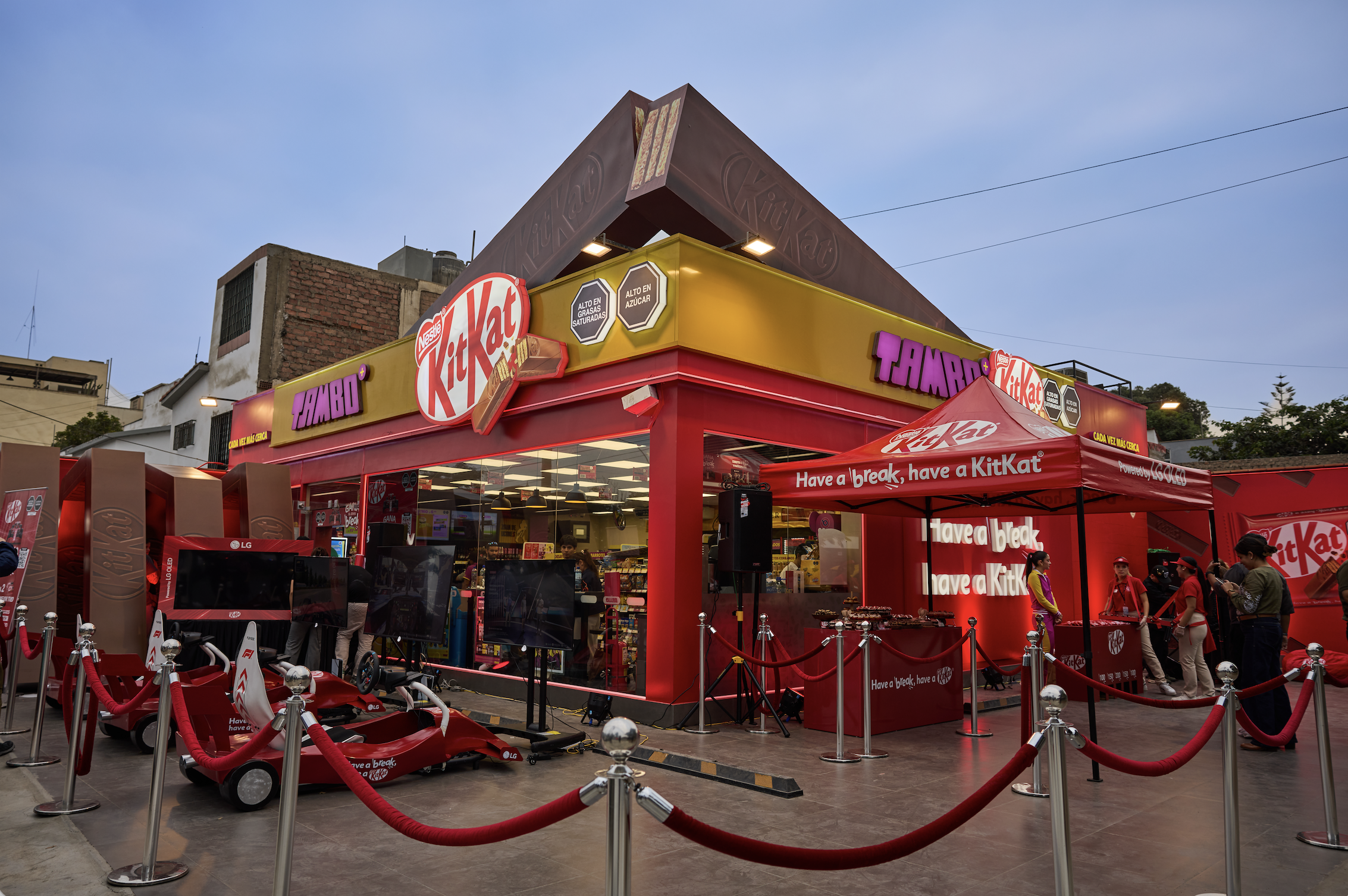 Tambo y KitKat se unen para inaugurar la primera tienda flagship de la marca con la cadena