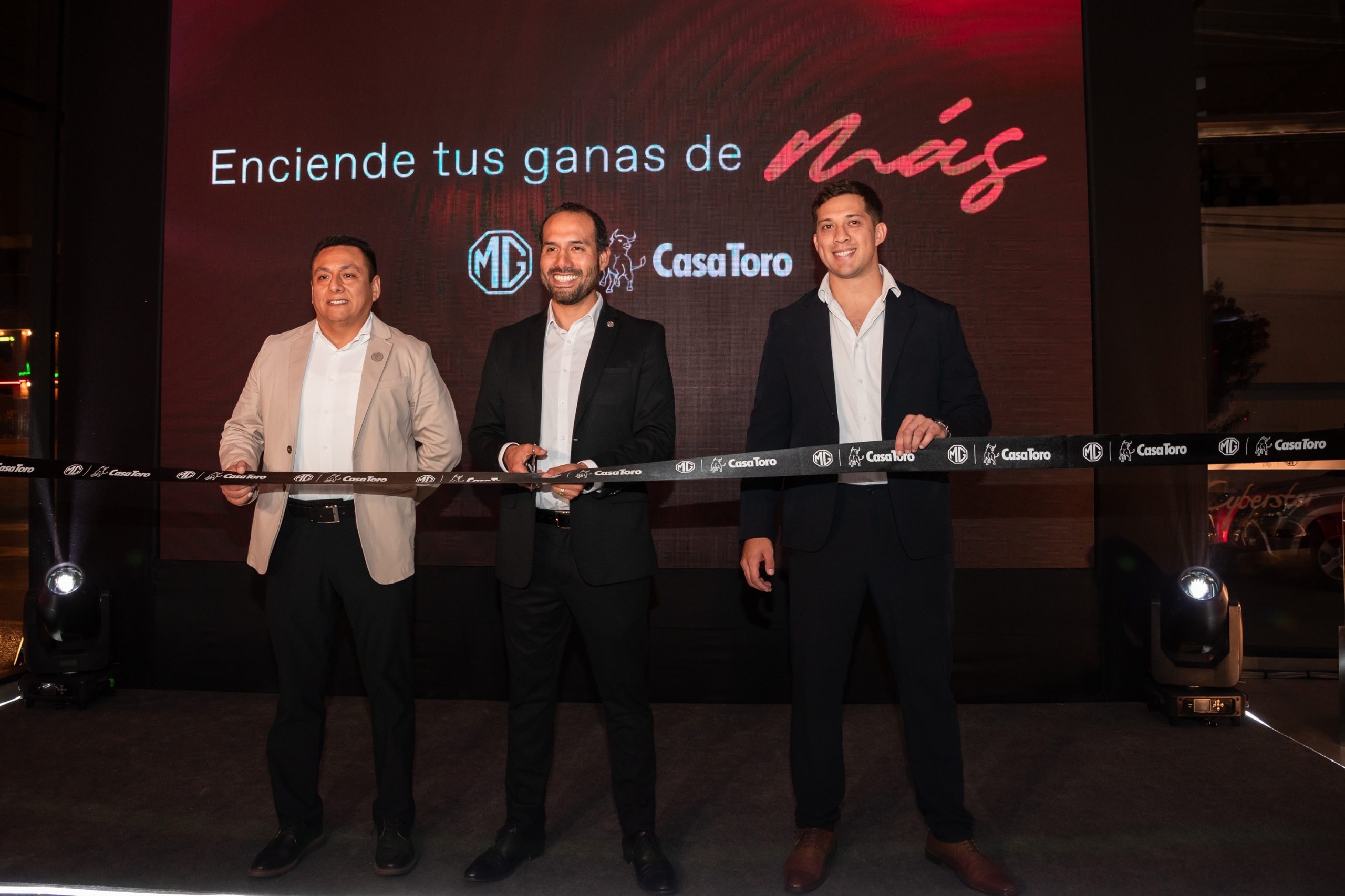 MG inicia su reconquista del mercado peruano con tienda insignia en Surco y una propuesta centrada en la experiencia del cliente