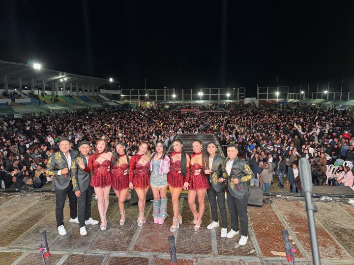 MILENKA NOLASCO CONQUISTA AREQUIPA JUNTO A LA ORQUESTA AMOR REBELDE