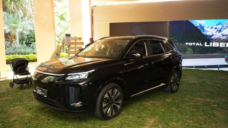 DFSK PERÚ CUMPLE 20 AÑOS Y LO CELEBRACON EL LANZAMIENTO DE LA E5 PLUS, SU NUEVA SUV HÍBRIDA ENCHUFABLE DE TRES FILAS