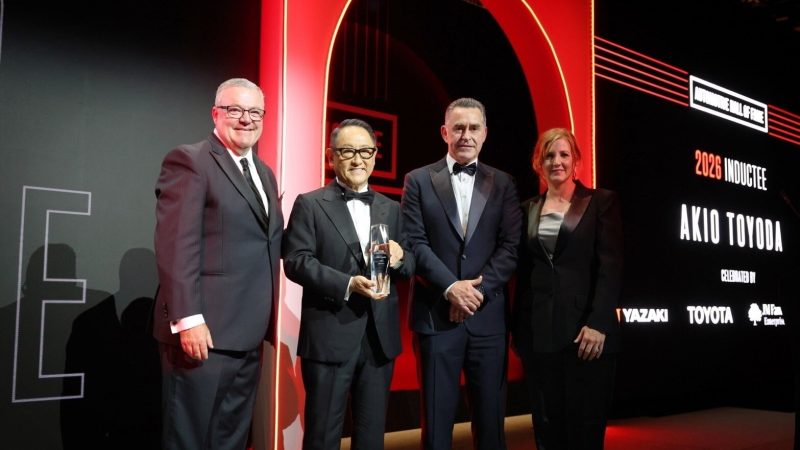 Akio Toyoda ingresa al Automotive Hall of Fame y destaca la colaboración para el futuro de la industria automotriz