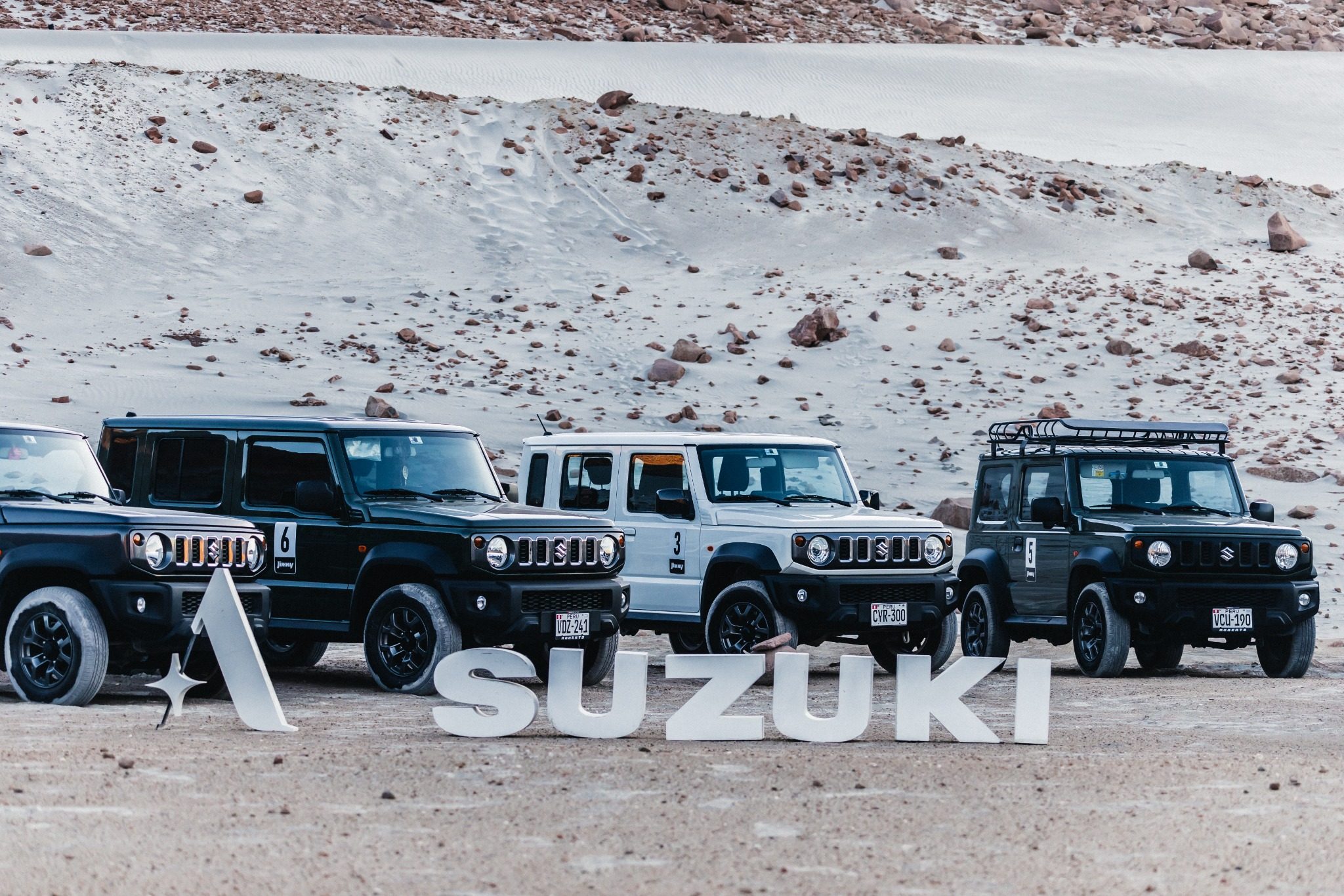 SUZUKI PERÚ REALIZÓ LA JIMNY EXPERIENCE EN AREQUIPA CON UNA NOCHE DE AVENTURA EN LAS DUNAS DE PLATA